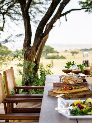 Desayuno tradicional frente al Ngorongoro